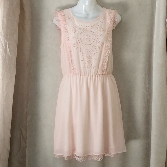 Divided Dresses & Skirts - NWT H&M Blush Dress Eyelet